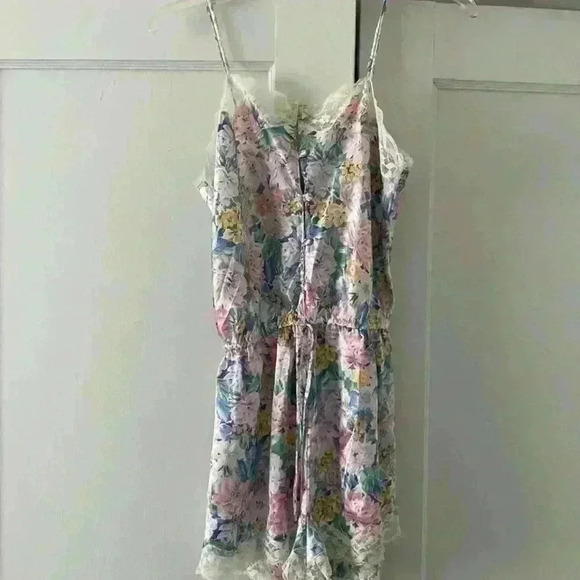 Vintage Victoria’s Secret gold label, 90s floral lace trimmed romper; size S - Picture 5 of 10